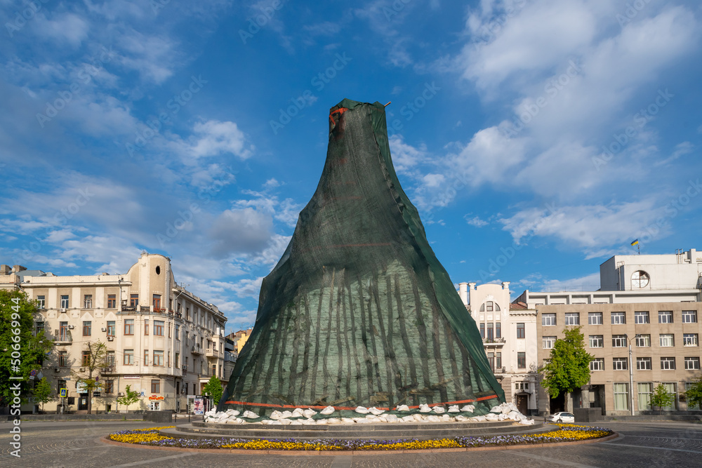 Covered by sandbags monument of Taras Shevchenko in Kharkiv, Ukraine, to protect the heritage from shellings of the city by the Russian military. - obrazy, fototapety, plakaty 