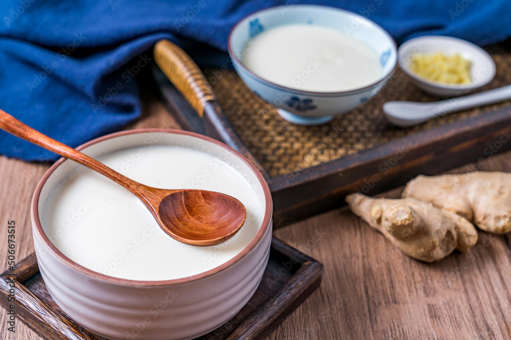Traditional Cantonese Dessert with Ginger Milk Traditional Cantonese Dessert with Ginger Milk