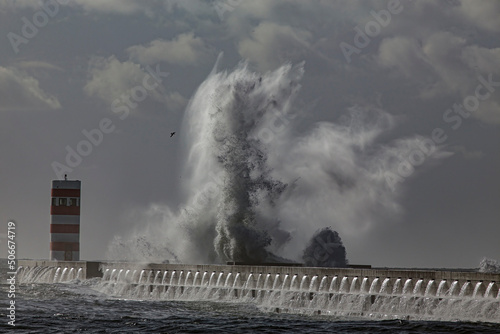 Huge sea wave splash © Zacarias da Mata