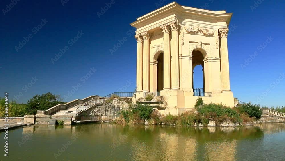 Le château d'eau, monument sur la place du Peyrou à Montpellier. Le château d'eau, monument sur la place du Peyrou à Montpellier.