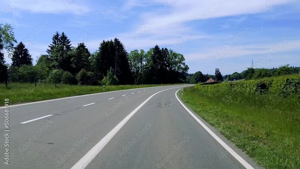 Hyperlapse sur une route de campagne en Suisse Hyperlapse sur une route de campagne en Suisse