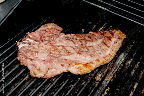 Картината върху платно Cooked Chuck Beef Steak on a Hot Summer Grill