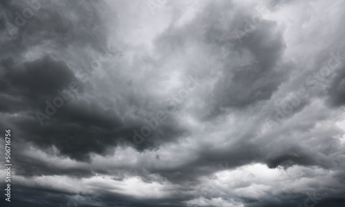 Obraz na plátně Grey storm clouds in sky