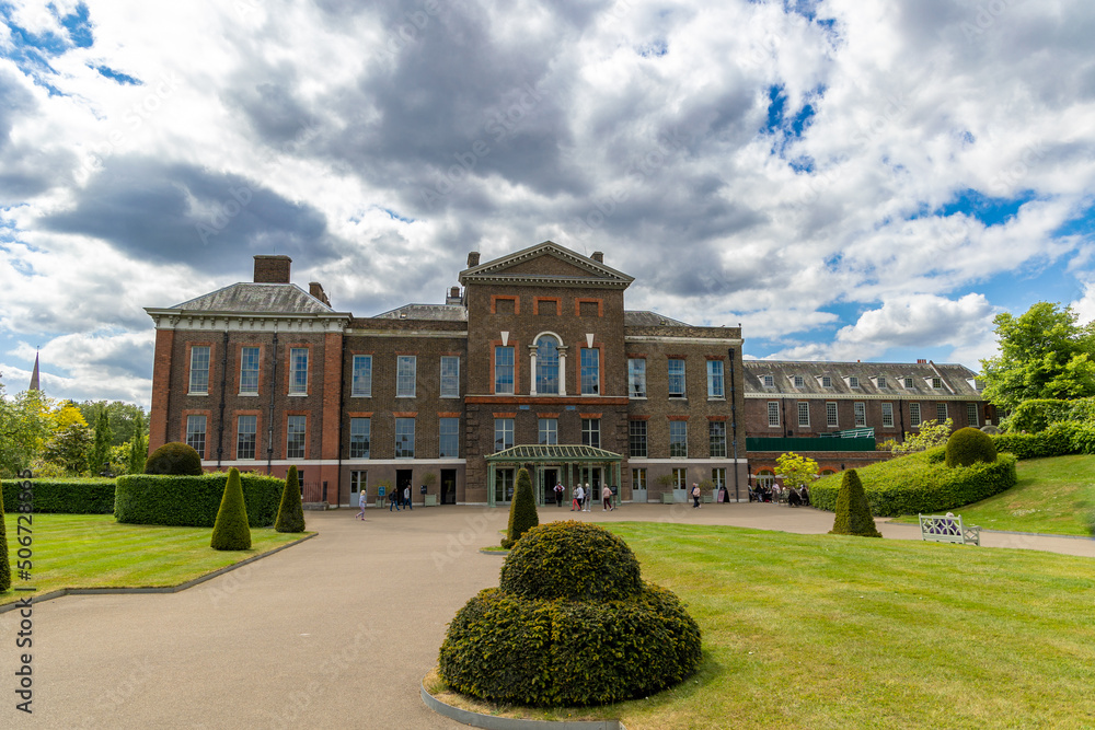 Vivid Here's What You Can Expect With Today's Kensington Gardens Weather Design Art Vivid Here's What You Can Expect With Today's Kensington Gardens Weather Design Art