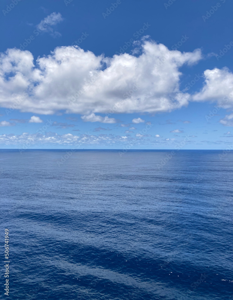 Obraz premium south atlantic ocean, brazilian coast, miles and miles of brazil coast, giant blue sea, beautiful, aligned, close to africa, nature in fullness.