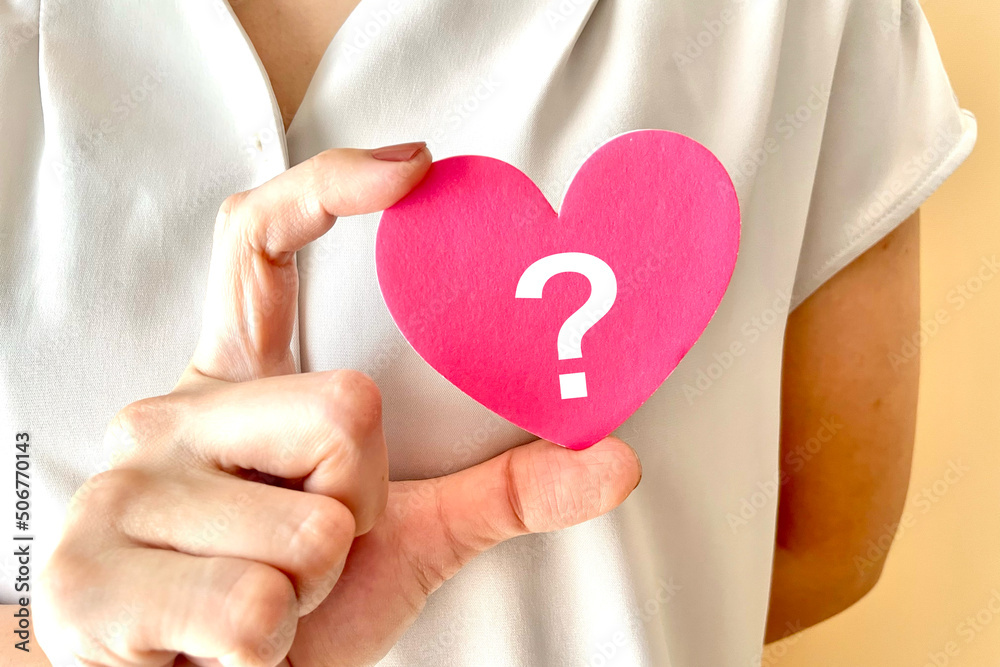 女性とハートとはてなマーク 女性とハートとはてなマーク