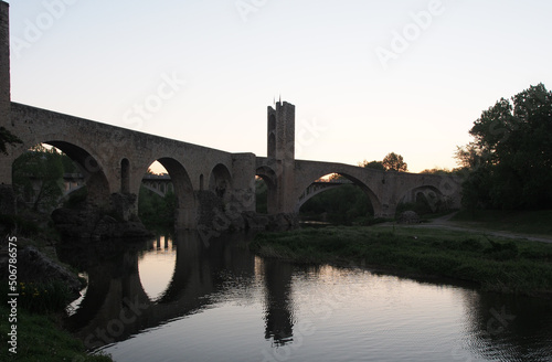 besalu15