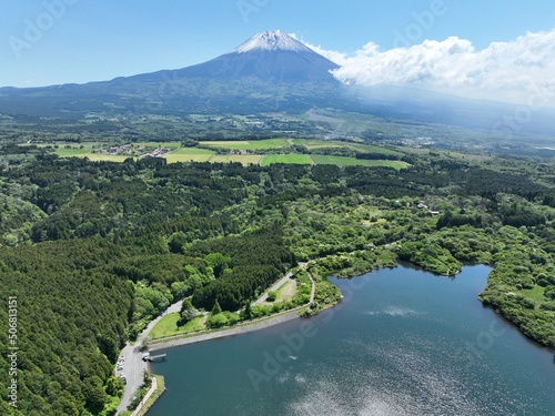 田貫湖、朝霧高原からの世界遺産、富士山を空撮した風景。