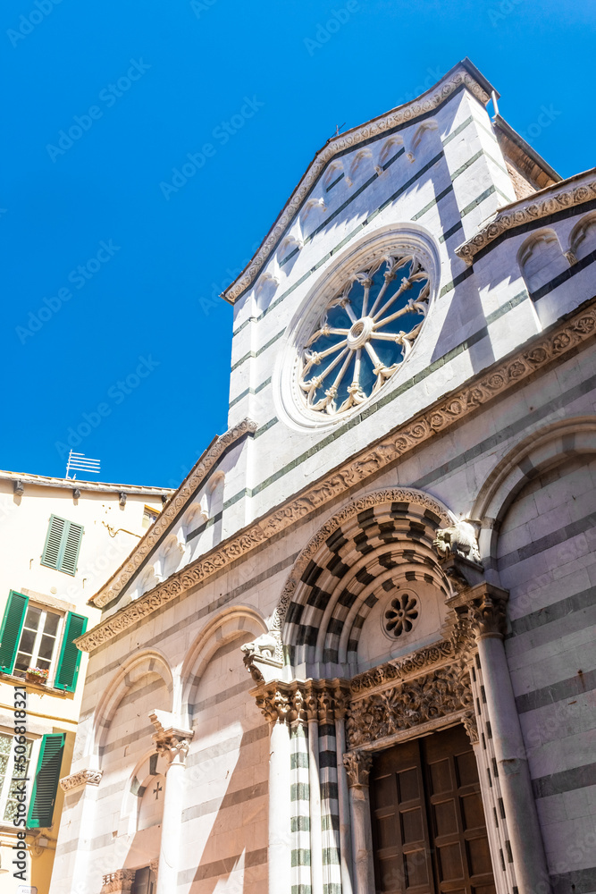 Fototapeta premium Church in Lucca historic center, Tuscany, Italy