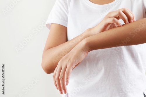 These types of itchy skin rashes can improve and heal.