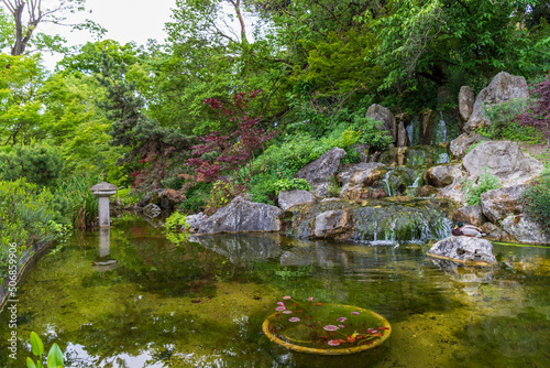 Canvas Print Japanese area at the botanical garden of Rome, Italy.