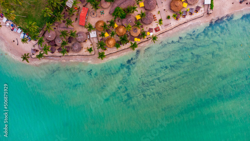 Ilha de Santo Aleixo em Pernambuco é um espetáculo de belezas naturais. Com origem vulcânica, praias com mar transparente e calmo.