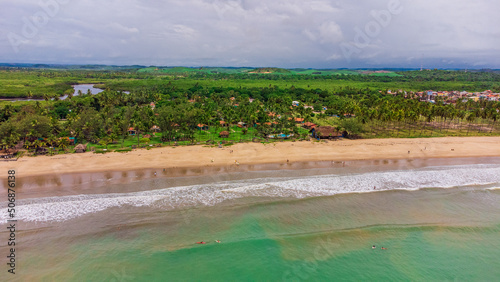 Ilha de Santo Aleixo em Pernambuco é um espetáculo de belezas naturais. Com origem vulcânica, praias com mar transparente e calmo.
