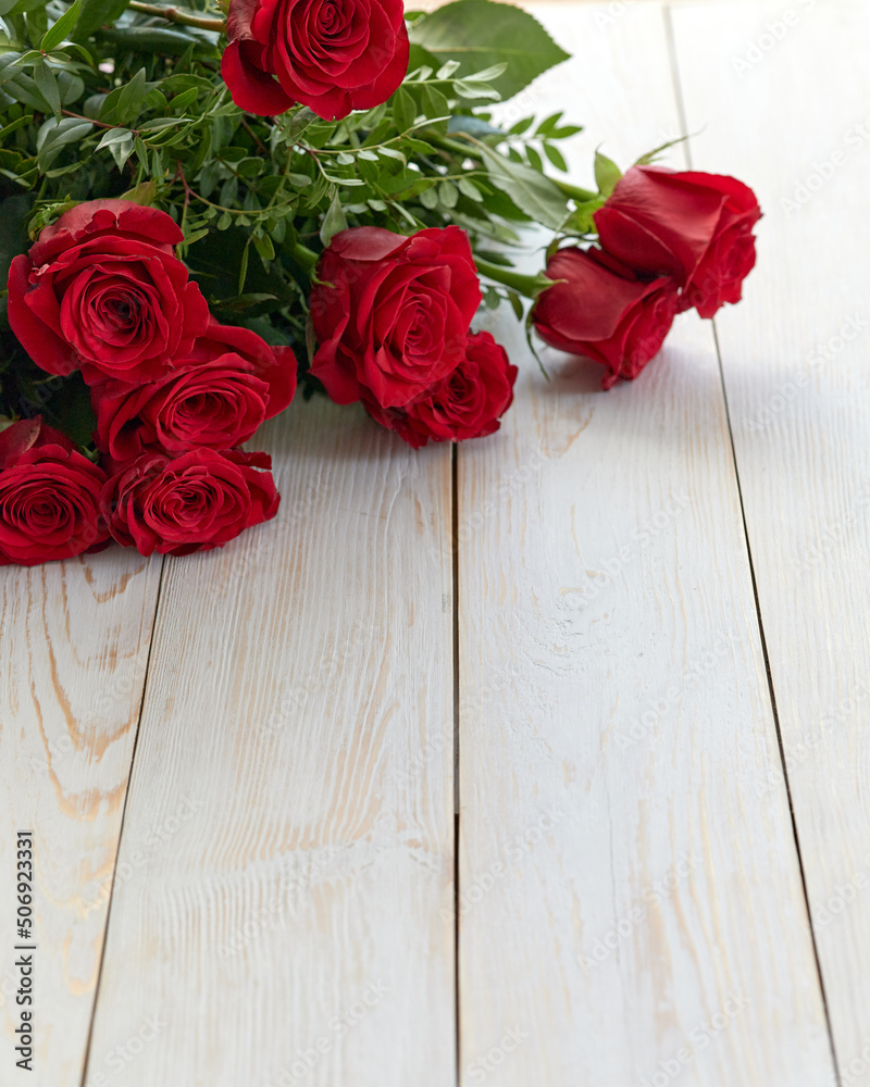 piękne czerwone róże  - obrazy, fototapety, plakaty 