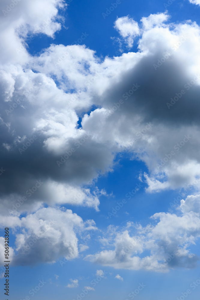 Obraz premium Clouds on vertical frame