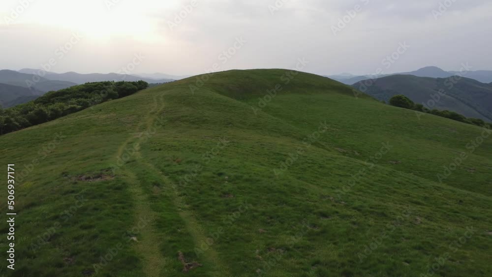 Navarrese Pyrenees. Girizu, Lindux, Adi Navarrese Pyrenees. Girizu, Lindux, Adi