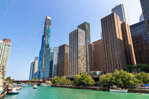 Chicago river in Chicago © Sergii Figurnyi