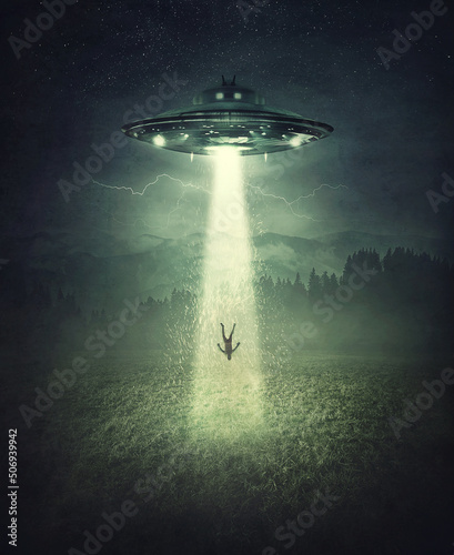 Fotografia, Obraz Mysterious alien spaceship abduction scene
