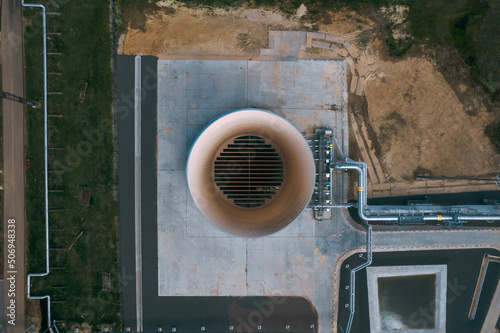 Closed-type flare system at a petrochemical plant