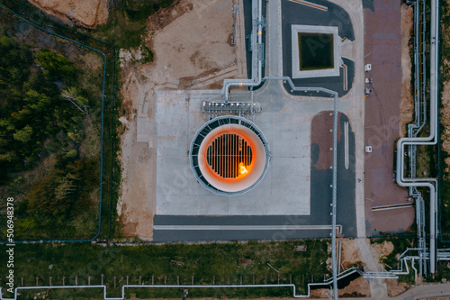 Closed-type flare system at a petrochemical plant