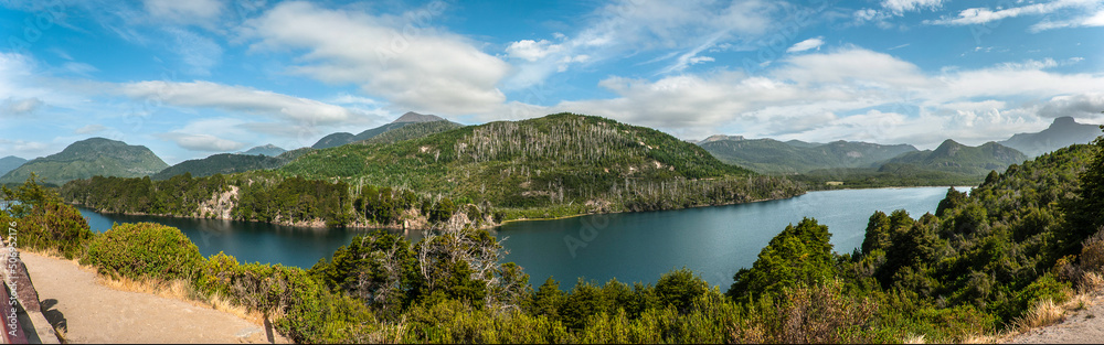 Panoramica lago y montaña
