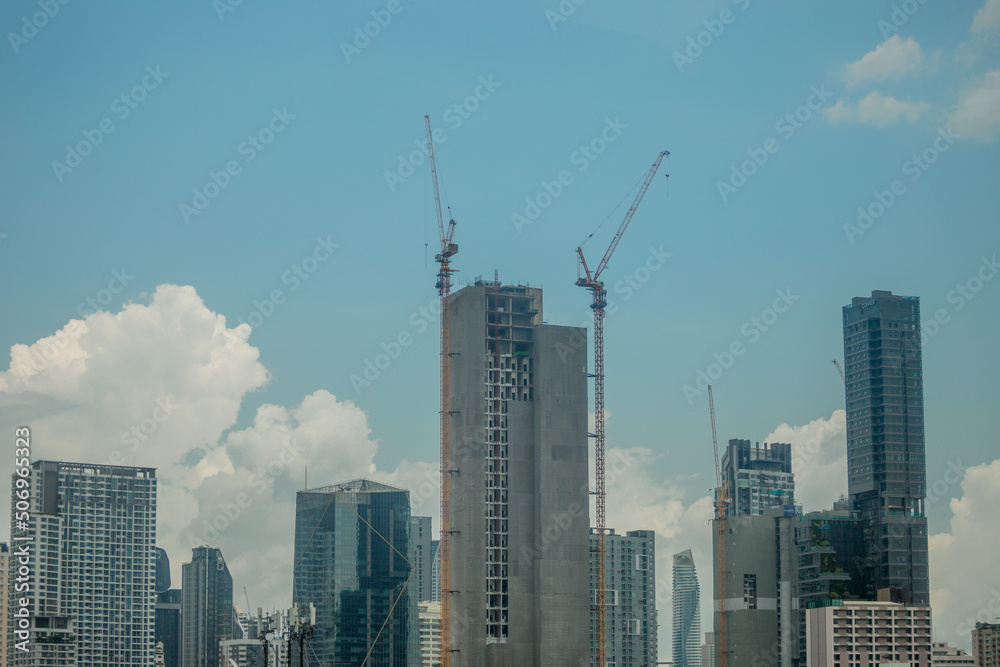 Fototapeta premium high rise buildings that are under construction.