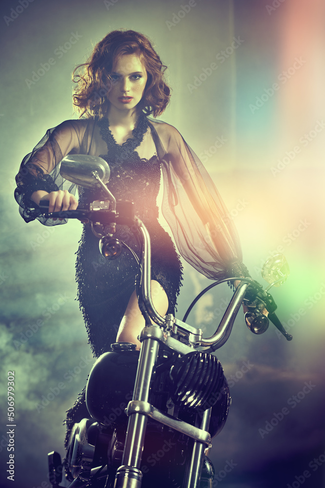 Obraz premium girl on motorcycle