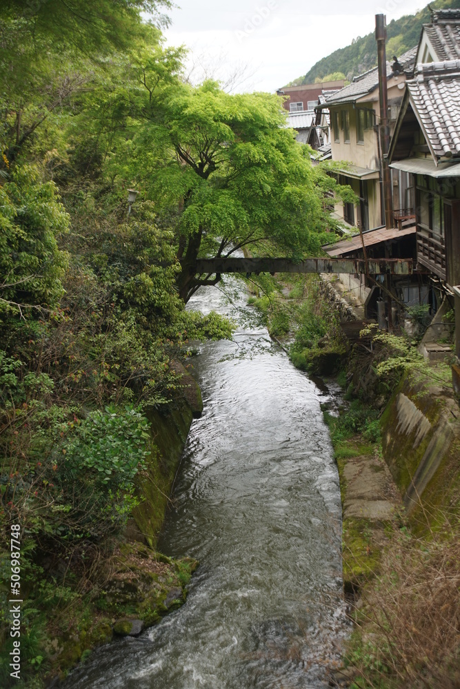 奈良の初瀬の長谷寺への道