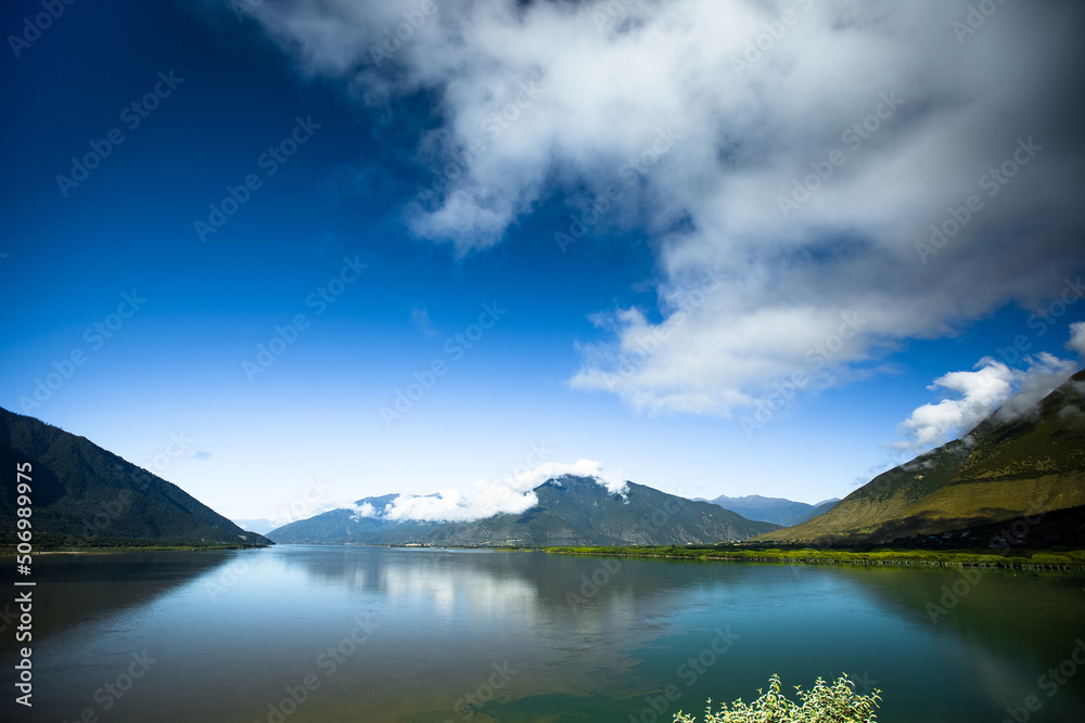 Famous plateau lakes and scenic spots in Tibet Autonomous Region of China