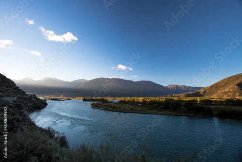 Famous plateau lakes and scenic spots in Tibet Autonomous Region of China