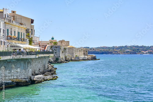 Fototapeta Naklejka Na Ścianę i Meble -  Promenade on the seafront of Syracuse, a city of Sicily in Italy.