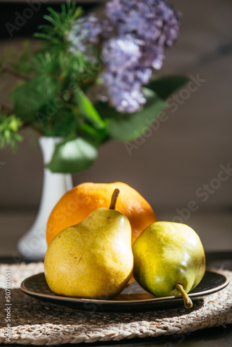 pears in a bowl