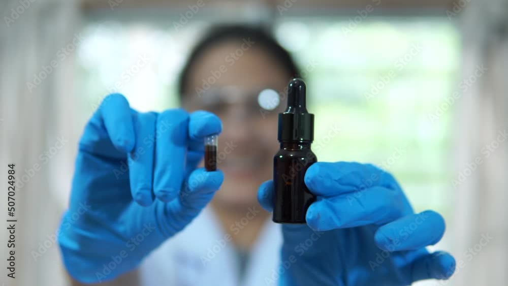 Researchers show hemp extracted from cannabis in a lab Researchers show hemp extracted from cannabis in a lab