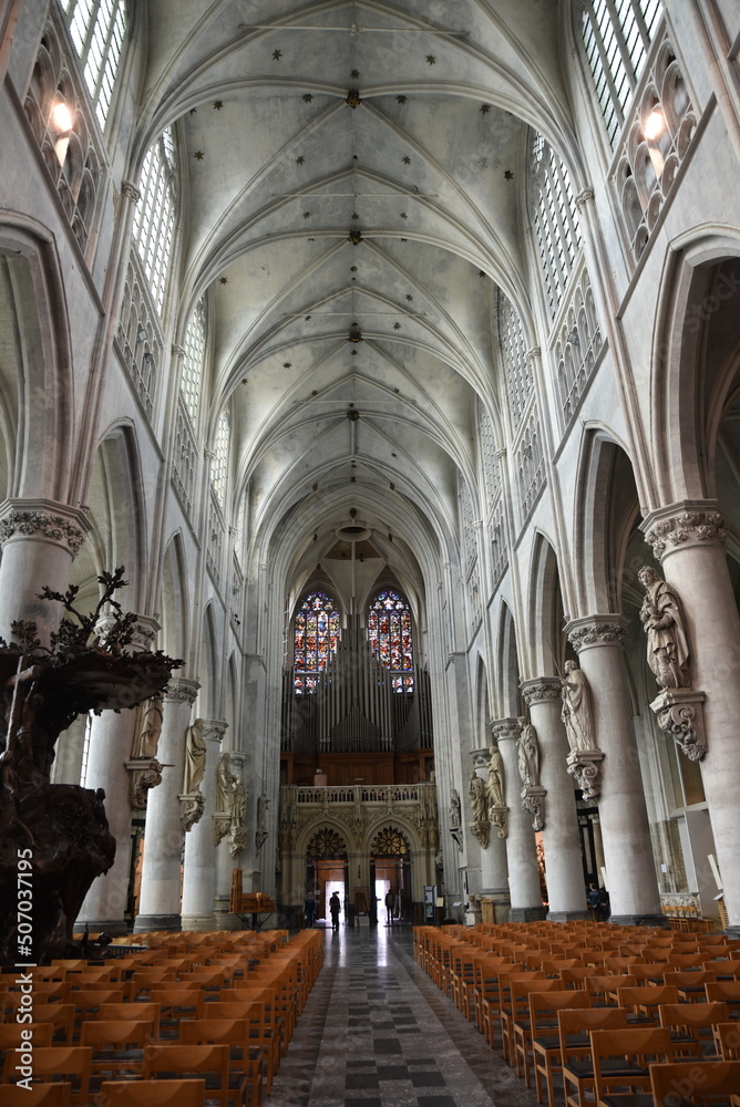 Fototapeta premium Nef de la cathédrale à Malines. Belgique