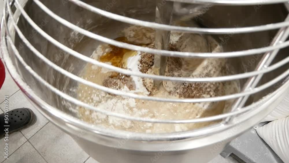 automatic dough kneading