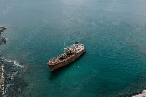 Schiffswrack auf Lanzarote mit der Drohne im Meer © Marlon