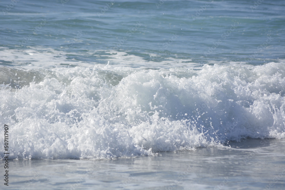 Fototapeta premium waves on the beach