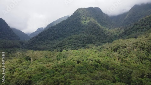 Panorámica de montañas.