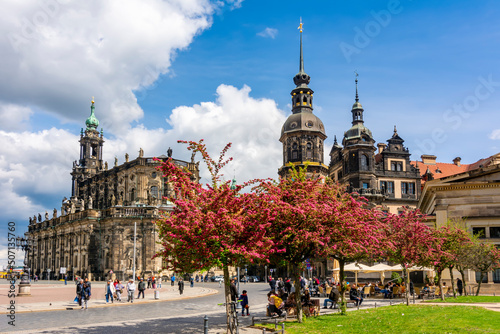 Foto Dresden cityscape with Dresden cathedral and Dresden castle on Theaterplatz squa