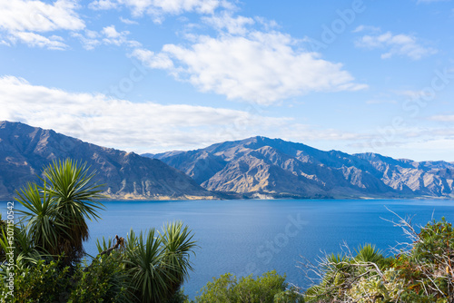 Scenic Lake Hayes and surrounding mountains in Central Otago