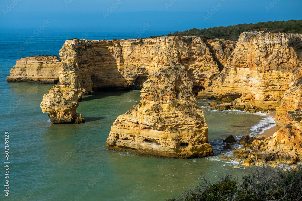 Naklejka premium Beautiful view of the Portuguese coastline in the Algarve region.