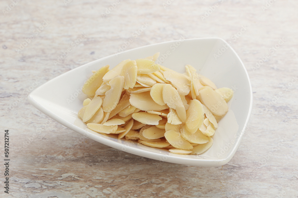 Almond nut slices for culinary