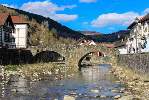 Puente de piedra medieval sobre en río Anduña. Ochagavía,  valle de Salazar, Navarra, España.  photo