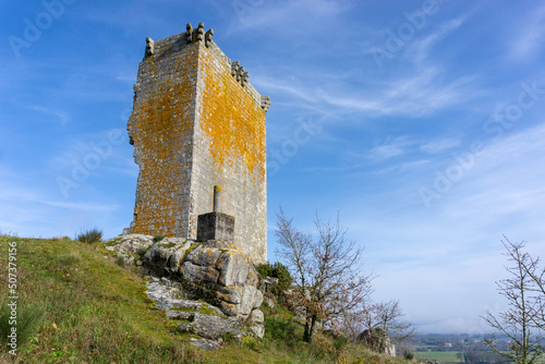 Torre de Sandiás (siglos XI-XII). Cerca de Xinzo de Lima, Ourense, España.