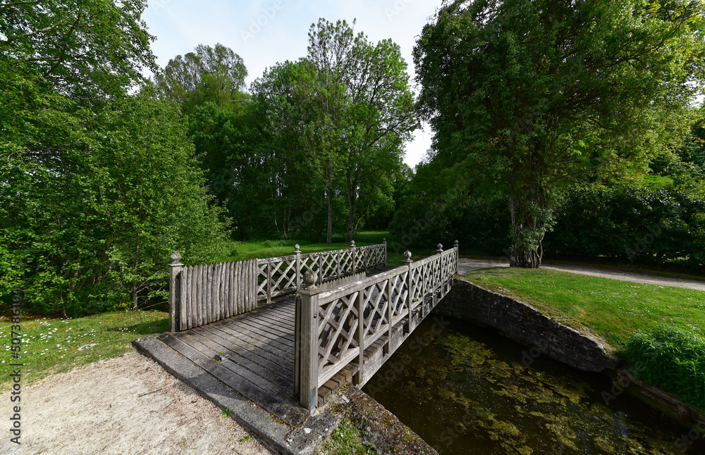 Frankreich - Chilleurs-aux-Bois - Château de Chamerolles - Schlosspark Frankreich - Chilleurs-aux-Bois - Château de Chamerolles - Schlosspark