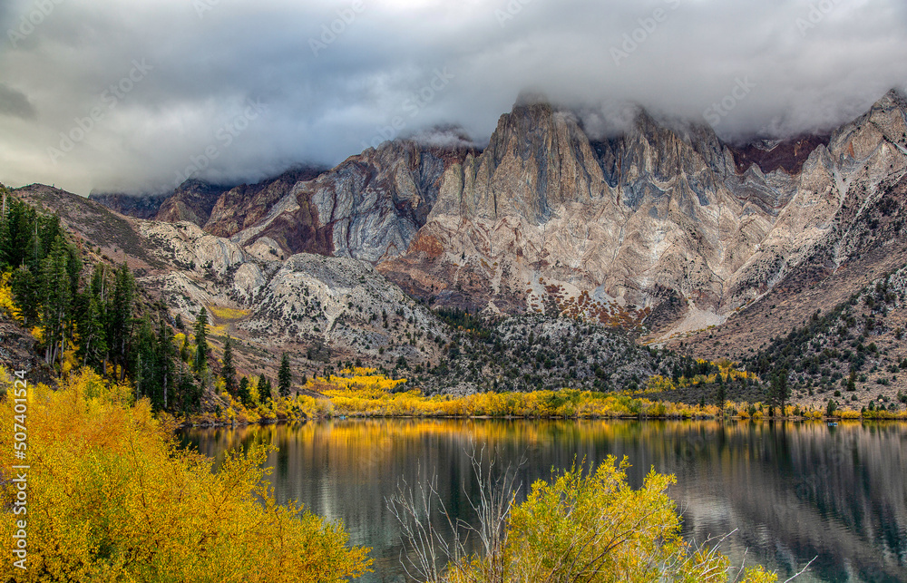 Fototapeta premium June lake in eastern Sierra mountain in the fall.