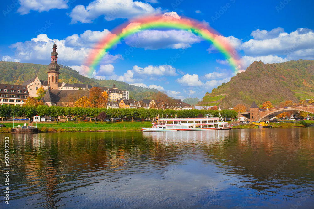 モーゼル川の観光船と虹 StockFoto Adobe Stock