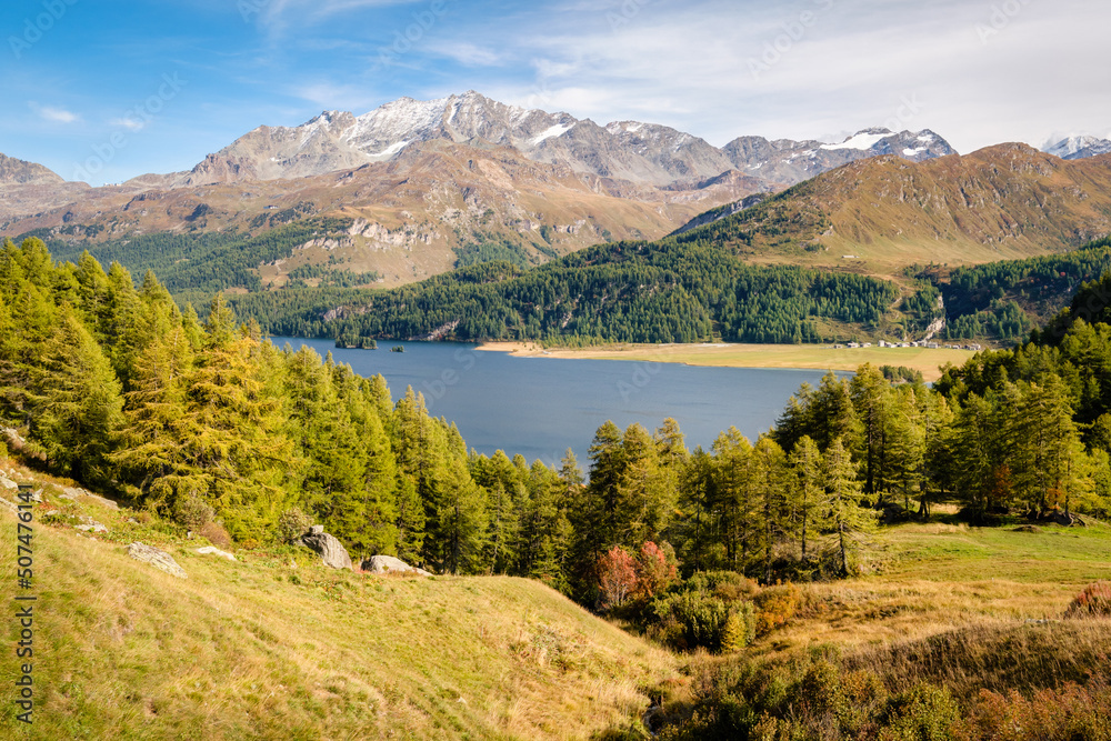 The hiking trail from Plaun da Lej to Grevasalvas (part of Via Engadina) offers great views on Lake Sils and the Upper Engadine Valley (Switzerland). In Grevasalvas they shot one Heidi movie.