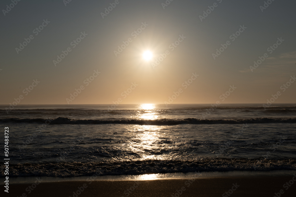 早朝の鹿島灘の風景　須田浜海岸　5月