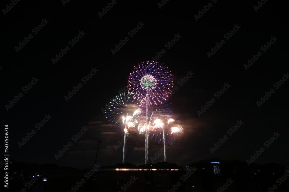 日本の花火師のコラボレーション花火 日本の花火師のコラボレーション花火